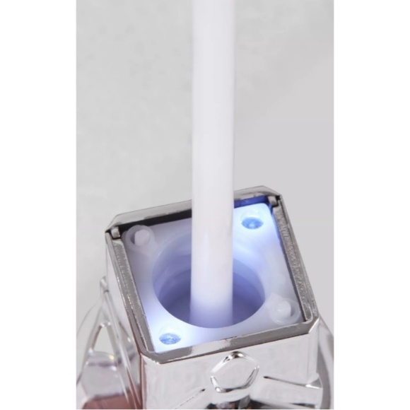 KARL LAGERFELD ModelCo Lip Lights Gloss Ramatuelle - Picture 5 of 8